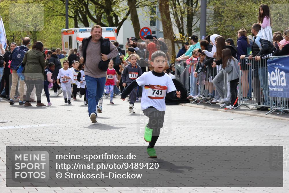12.04.2026 - 45. Internationalen Wilhelmsburger Insellauf Strokosch-Dieckow http://msf.ph/oto/9489420 12.04.2026 14:09:15 Ziel 453, 273, 955, 786, 947, 180, 12, 911, 741, 1502, 927, 215, 577, 223, 271, 691, 1511, 252 meine-sportfotos.de