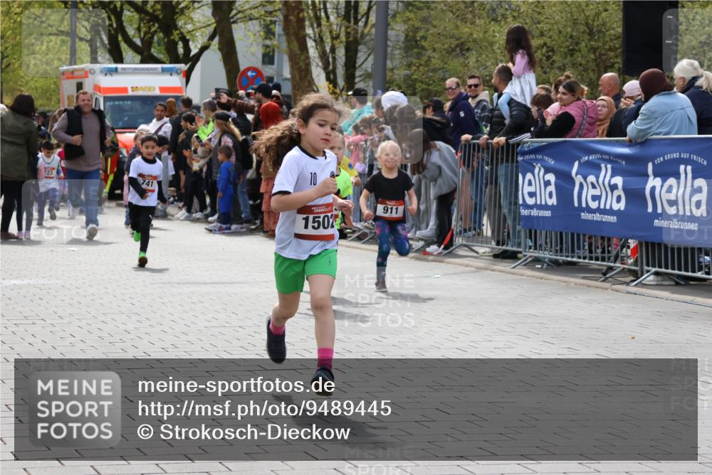 12.04.2026 - 45. Internationalen Wilhelmsburger Insellauf Strokosch-Dieckow http://msf.ph/oto/9489445 12.04.2026 14:09:13 Ziel 191, 1075, 52, 247, 453, 273, 955, 786, 947, 180, 12, 911, 741, 1502, 927, 215, 577, 223, 271 meine-sportfotos.de