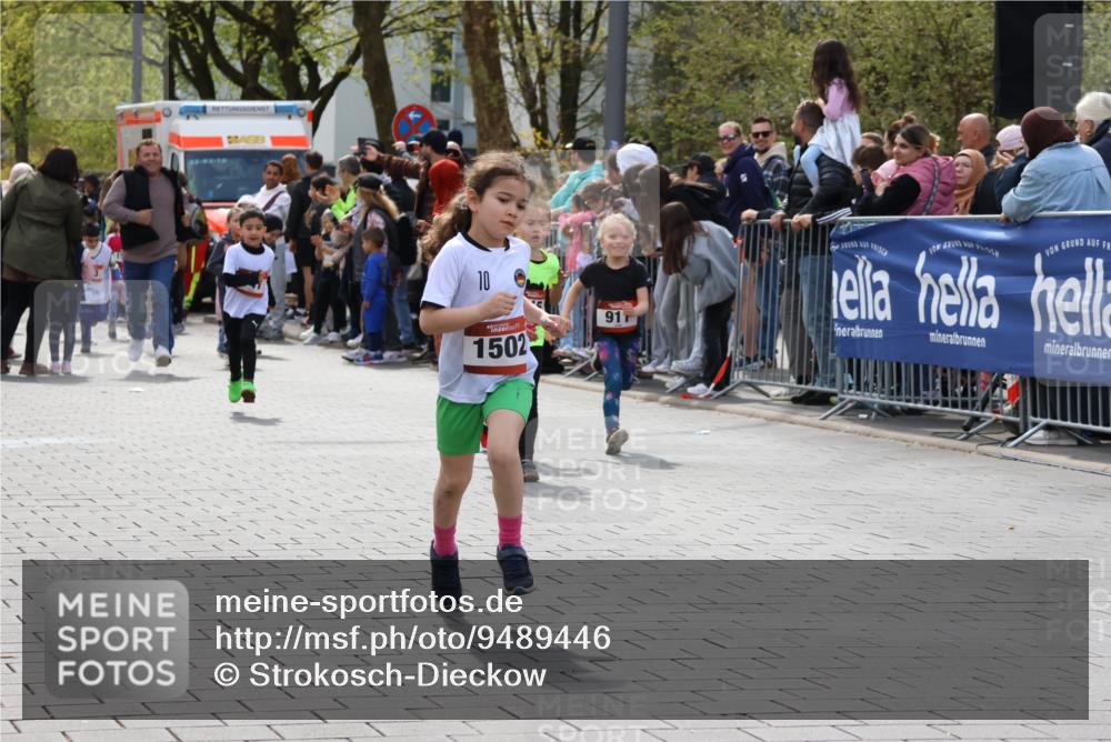 12.04.2026 - 45. Internationalen Wilhelmsburger Insellauf Strokosch-Dieckow http://msf.ph/oto/9489446 12.04.2026 14:09:13 Ziel 191, 1075, 52, 247, 453, 273, 955, 786, 947, 180, 12, 911, 741, 1502, 927, 215, 577, 223, 271 meine-sportfotos.de