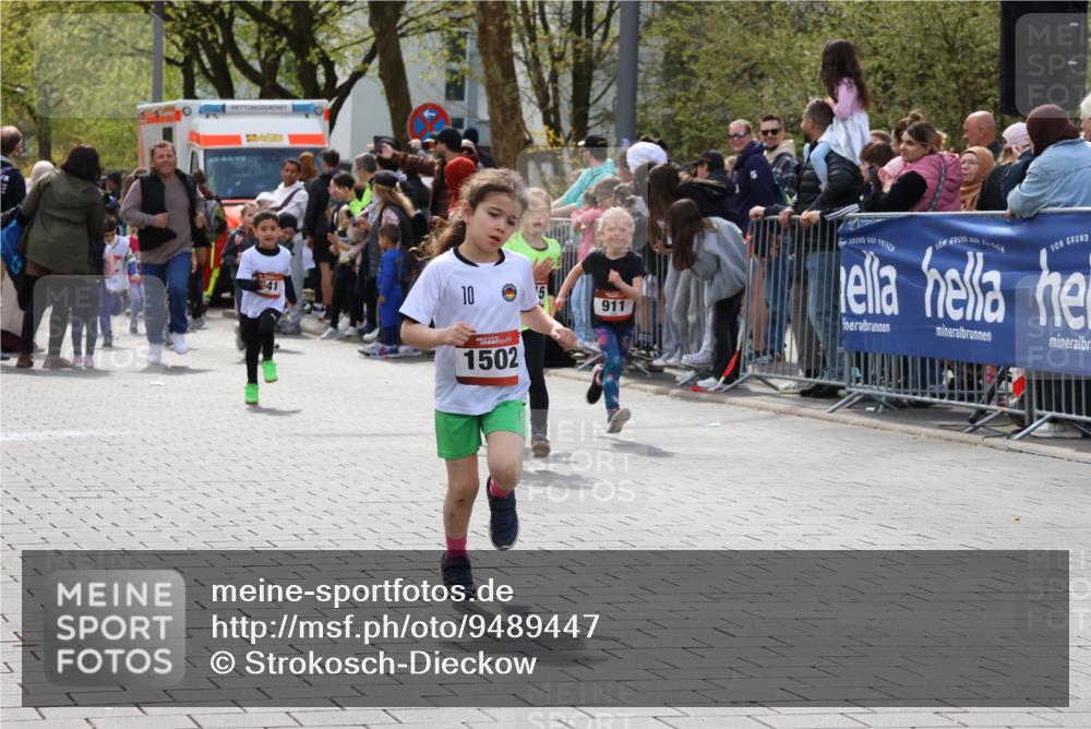 12.04.2026 - 45. Internationalen Wilhelmsburger Insellauf Strokosch-Dieckow http://msf.ph/oto/9489447 12.04.2026 14:09:12 Ziel 214, 939, 274, 191, 1075, 52, 247, 453, 273, 955, 786, 947, 180, 12, 911, 741, 1502, 927, 215, 577 meine-sportfotos.de