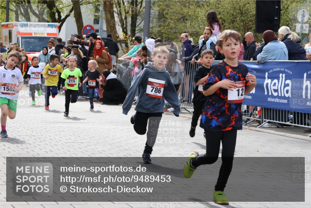 12.04.2026 - 45. Internationalen Wilhelmsburger Insellauf Strokosch-Dieckow http://msf.ph/oto/9489453 12.04.2026 14:09:11 Ziel 214, 939, 274, 191, 1075, 52, 247, 453, 273, 955, 786, 947, 180, 12, 911, 741, 1502, 927, 215, 577 meine-sportfotos.de