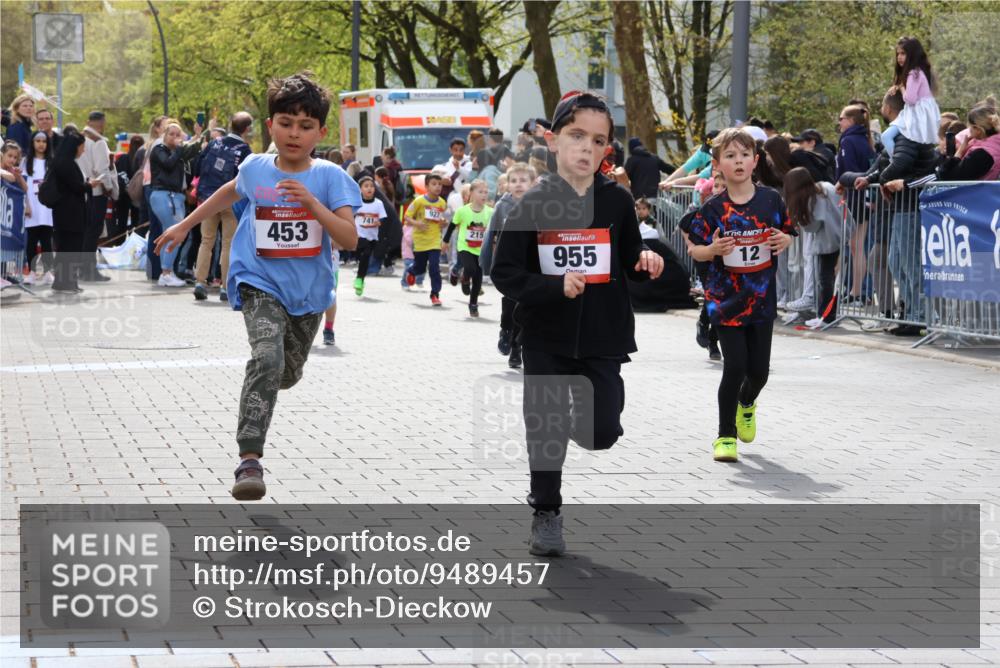 12.04.2026 - 45. Internationalen Wilhelmsburger Insellauf Strokosch-Dieckow http://msf.ph/oto/9489457 12.04.2026 14:09:09 Ziel 50, 256, 214, 939, 274, 191, 1075, 52, 247, 453, 273, 955, 786, 947, 180, 12, 911, 741, 1502 meine-sportfotos.de