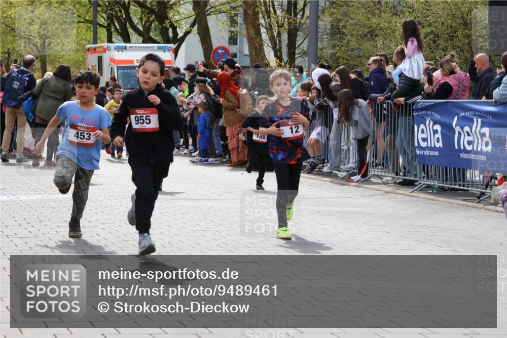 12.04.2026 - 45. Internationalen Wilhelmsburger Insellauf Strokosch-Dieckow http://msf.ph/oto/9489461 12.04.2026 14:09:09 Ziel 50, 256, 214, 939, 274, 191, 1075, 52, 247, 453, 273, 955, 786, 947, 180, 12, 911, 741, 1502 meine-sportfotos.de