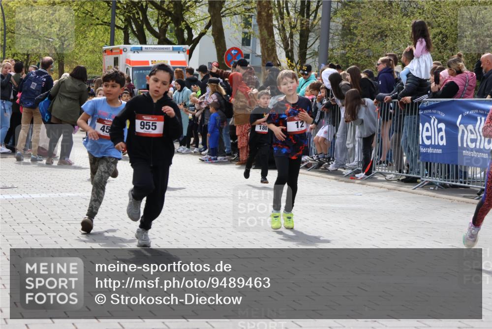 12.04.2026 - 45. Internationalen Wilhelmsburger Insellauf Strokosch-Dieckow http://msf.ph/oto/9489463 12.04.2026 14:09:09 Ziel 50, 256, 214, 939, 274, 191, 1075, 52, 247, 453, 273, 955, 786, 947, 180, 12, 911, 741, 1502 meine-sportfotos.de