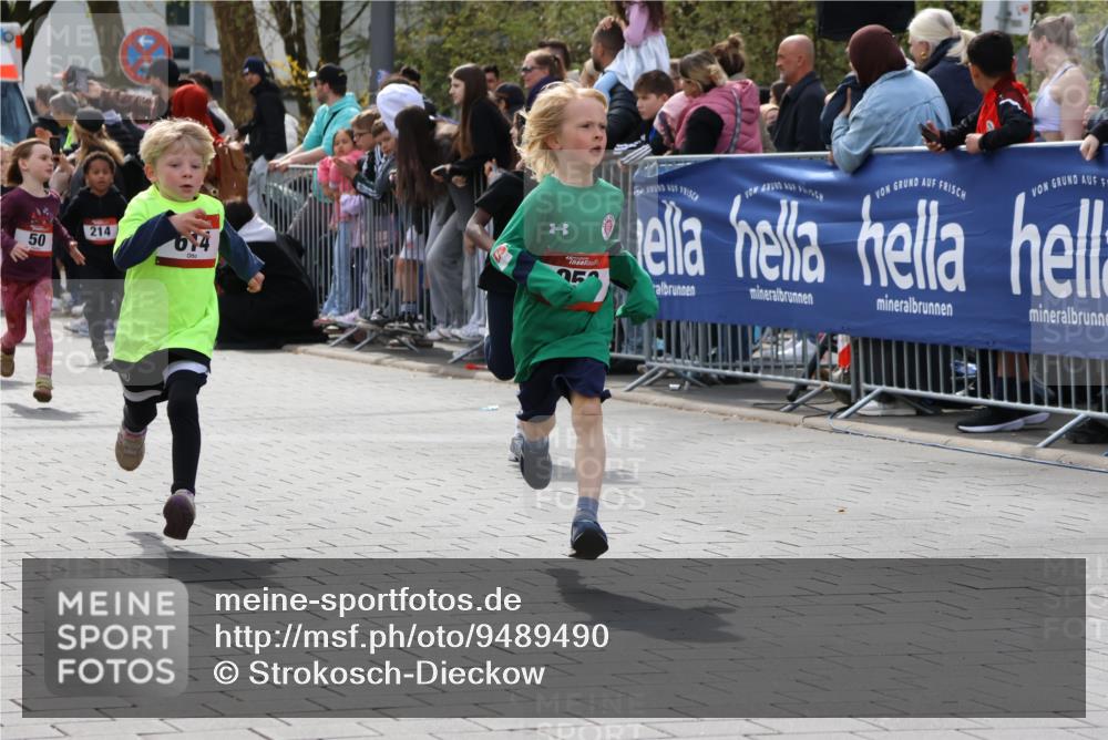 12.04.2026 - 45. Internationalen Wilhelmsburger Insellauf Strokosch-Dieckow http://msf.ph/oto/9489490 12.04.2026 14:08:59 Ziel 91, 254, 1506, 266, 713, 547, 762, 281, 928, 953, 614, 235, 50, 256 meine-sportfotos.de