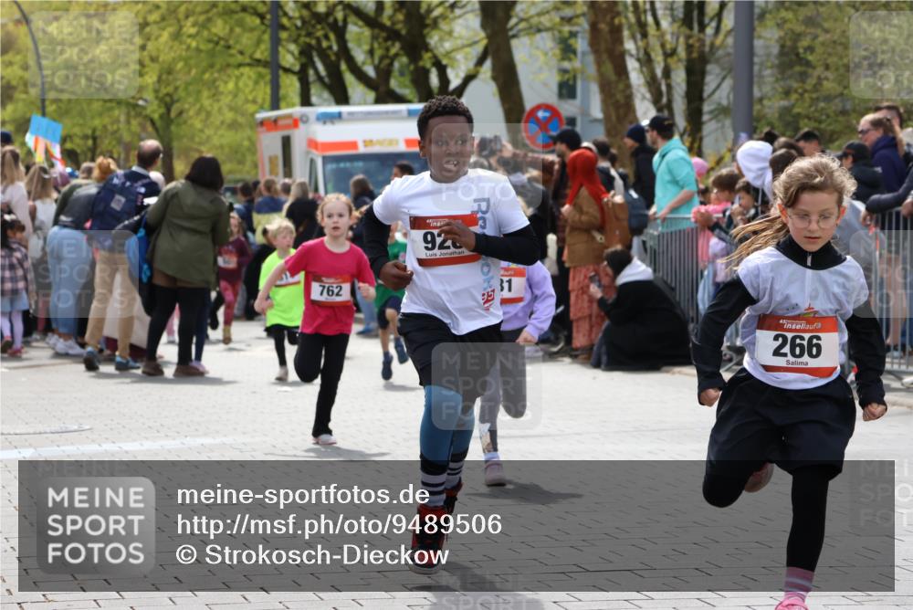 12.04.2026 - 45. Internationalen Wilhelmsburger Insellauf Strokosch-Dieckow http://msf.ph/oto/9489506 12.04.2026 14:08:56 Ziel 211, 711, 530, 91, 254, 1506, 266, 713, 547, 762, 281, 928, 953, 614, 235 meine-sportfotos.de