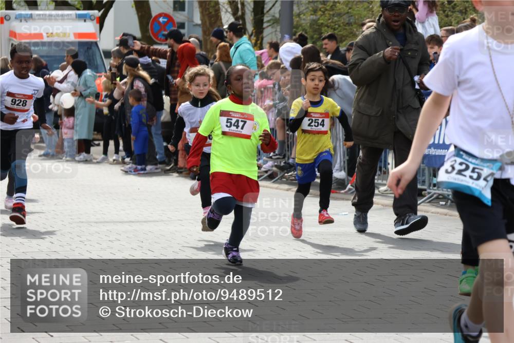 12.04.2026 - 45. Internationalen Wilhelmsburger Insellauf Strokosch-Dieckow http://msf.ph/oto/9489512 12.04.2026 14:08:54 Ziel 211, 711, 530, 91, 254, 1506, 266, 713, 547, 762, 281, 928, 953 meine-sportfotos.de