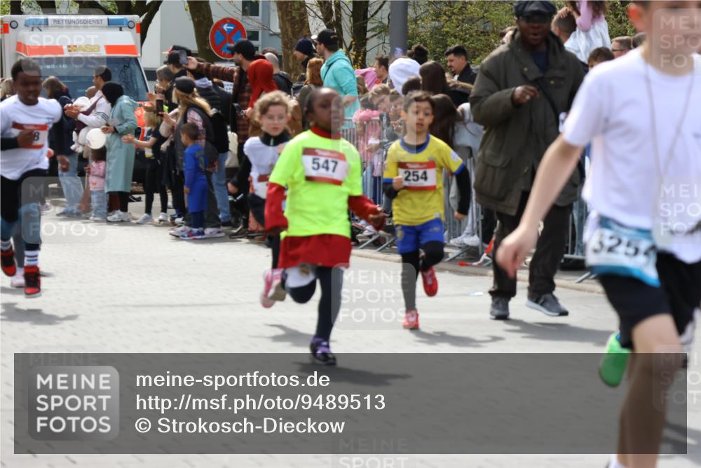 12.04.2026 - 45. Internationalen Wilhelmsburger Insellauf Strokosch-Dieckow http://msf.ph/oto/9489513 12.04.2026 14:08:54 Ziel 211, 711, 530, 91, 254, 1506, 266, 713, 547, 762, 281, 928, 953 meine-sportfotos.de