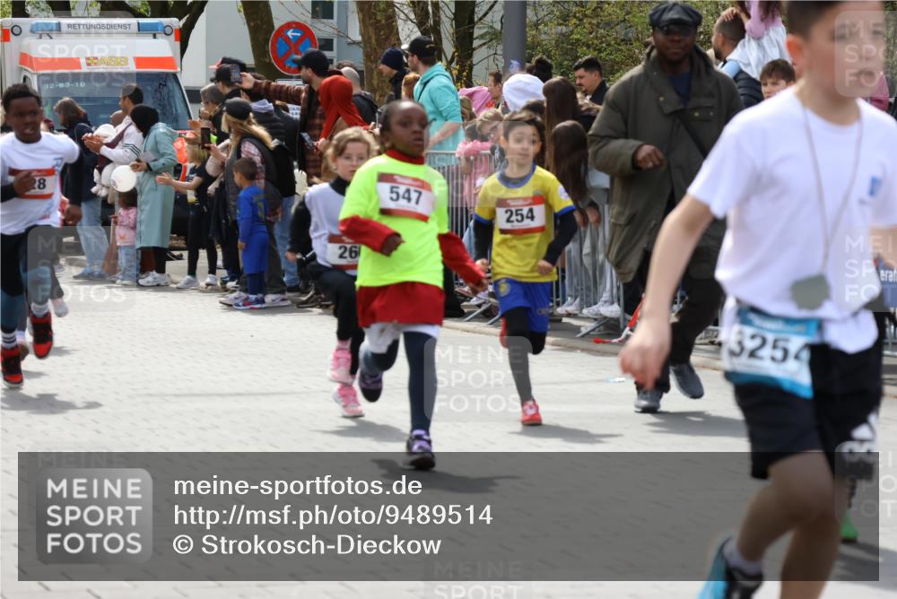 12.04.2026 - 45. Internationalen Wilhelmsburger Insellauf Strokosch-Dieckow http://msf.ph/oto/9489514 12.04.2026 14:08:54 Ziel 211, 711, 530, 91, 254, 1506, 266, 713, 547, 762, 281, 928, 953 meine-sportfotos.de