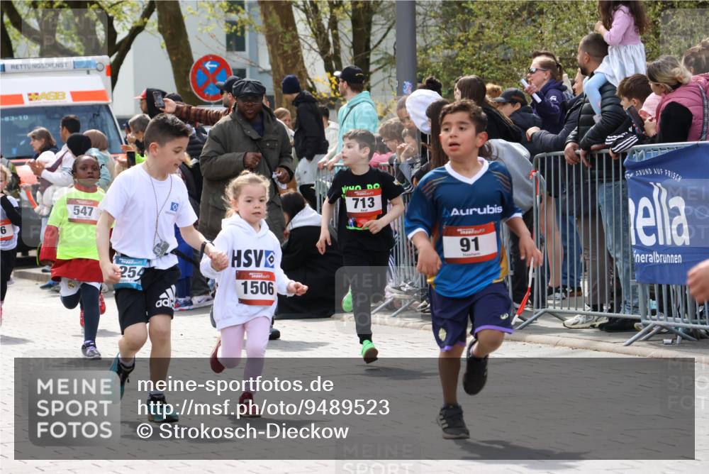 12.04.2026 - 45. Internationalen Wilhelmsburger Insellauf Strokosch-Dieckow http://msf.ph/oto/9489523 12.04.2026 14:08:52 Ziel 754, 211, 711, 530, 91, 254, 1506, 266, 713, 547, 762, 281 meine-sportfotos.de