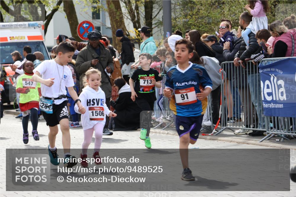 12.04.2026 - 45. Internationalen Wilhelmsburger Insellauf Strokosch-Dieckow http://msf.ph/oto/9489525 12.04.2026 14:08:52 Ziel 754, 211, 711, 530, 91, 254, 1506, 266, 713, 547, 762, 281 meine-sportfotos.de