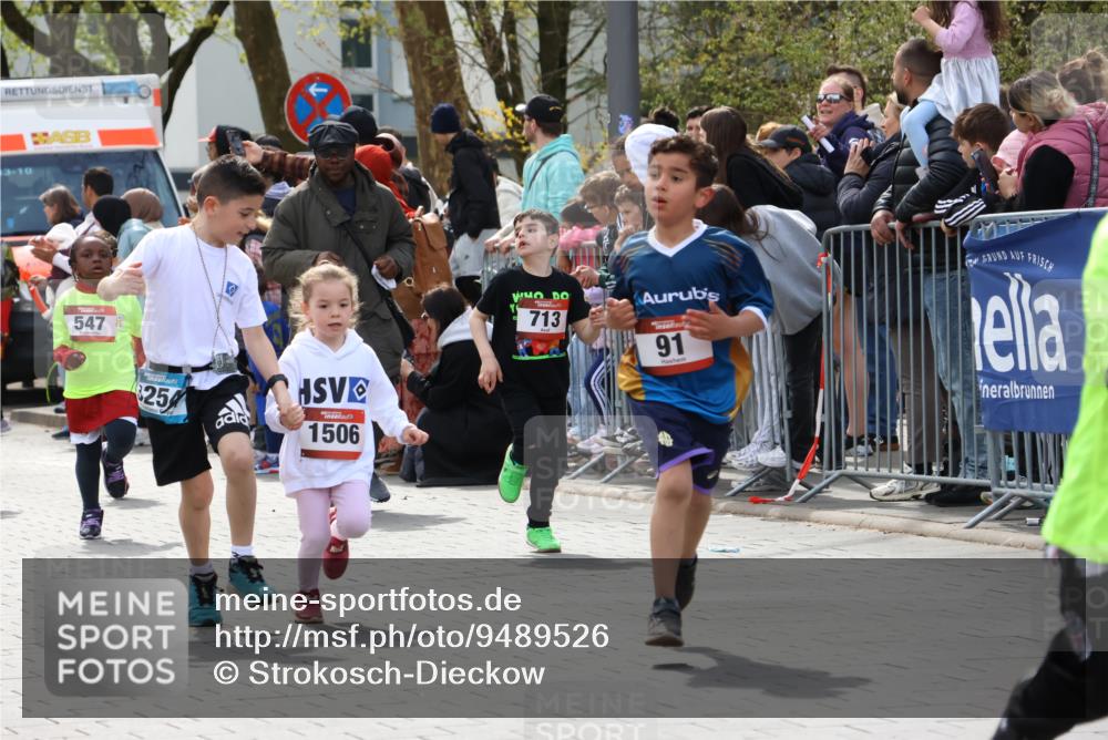 12.04.2026 - 45. Internationalen Wilhelmsburger Insellauf Strokosch-Dieckow http://msf.ph/oto/9489526 12.04.2026 14:08:51 Ziel 919, 754, 211, 711, 530, 91, 254, 1506, 266, 713, 547 meine-sportfotos.de