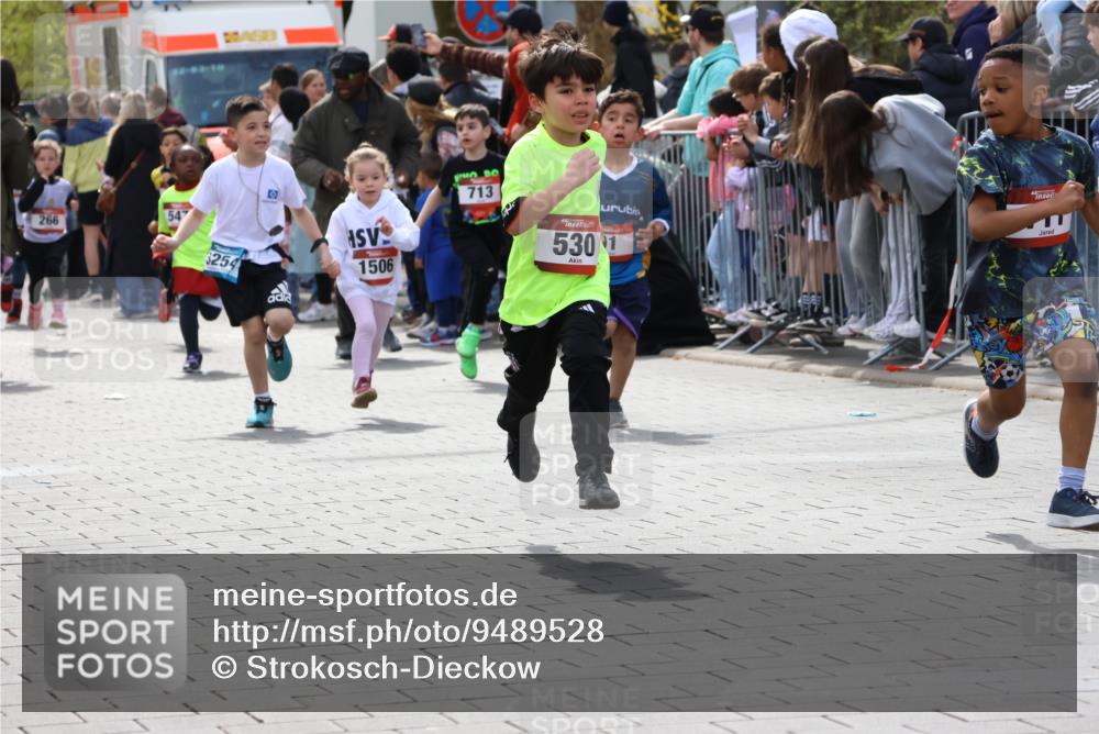 12.04.2026 - 45. Internationalen Wilhelmsburger Insellauf Strokosch-Dieckow http://msf.ph/oto/9489528 12.04.2026 14:08:50 Ziel 919, 754, 211, 711, 530, 91, 254, 1506, 266, 713, 547 meine-sportfotos.de
