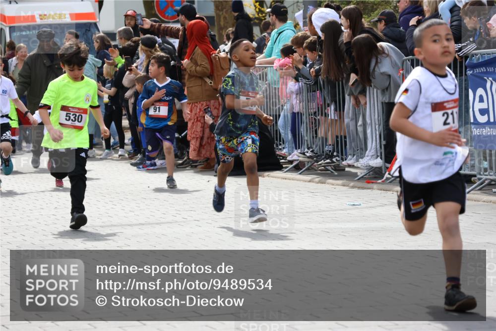 12.04.2026 - 45. Internationalen Wilhelmsburger Insellauf Strokosch-Dieckow http://msf.ph/oto/9489534 12.04.2026 14:08:49 Ziel 774, 919, 754, 211, 711, 530, 91, 254, 1506, 266 meine-sportfotos.de