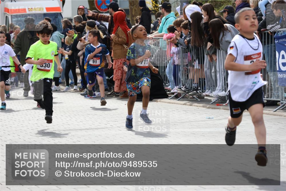 12.04.2026 - 45. Internationalen Wilhelmsburger Insellauf Strokosch-Dieckow http://msf.ph/oto/9489535 12.04.2026 14:08:49 Ziel 774, 919, 754, 211, 711, 530, 91, 254, 1506, 266 meine-sportfotos.de