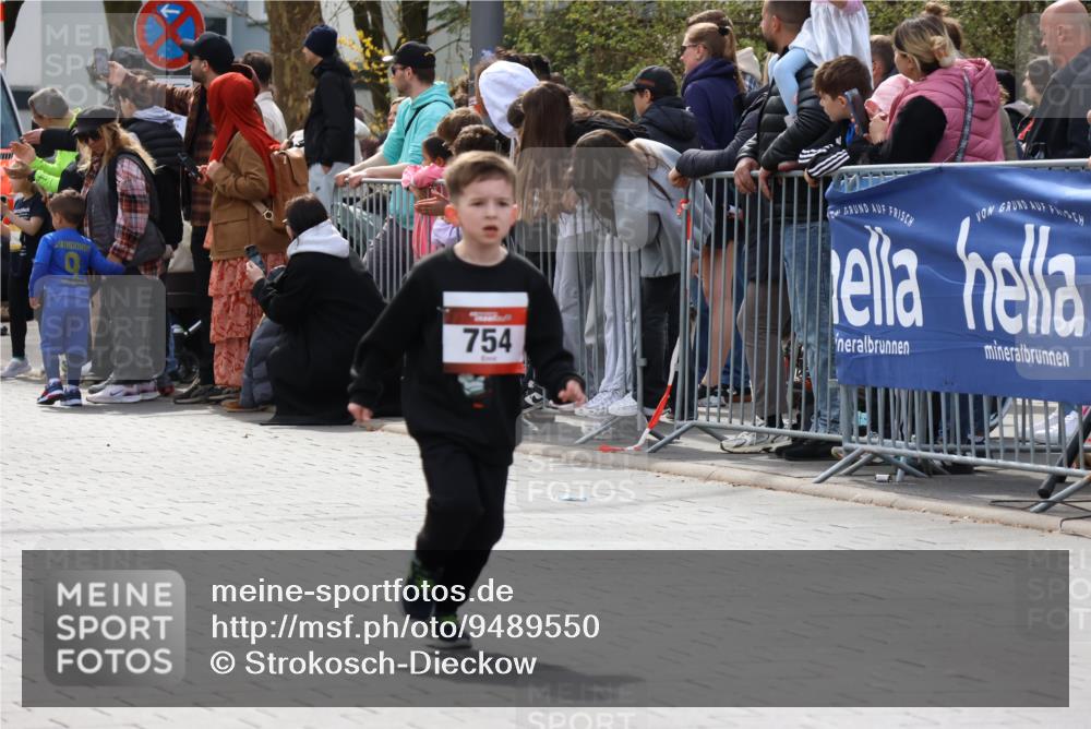 12.04.2026 - 45. Internationalen Wilhelmsburger Insellauf Strokosch-Dieckow http://msf.ph/oto/9489550 12.04.2026 14:08:45 Ziel 232, 749, 967, 774, 919, 754, 211, 711, 530 meine-sportfotos.de