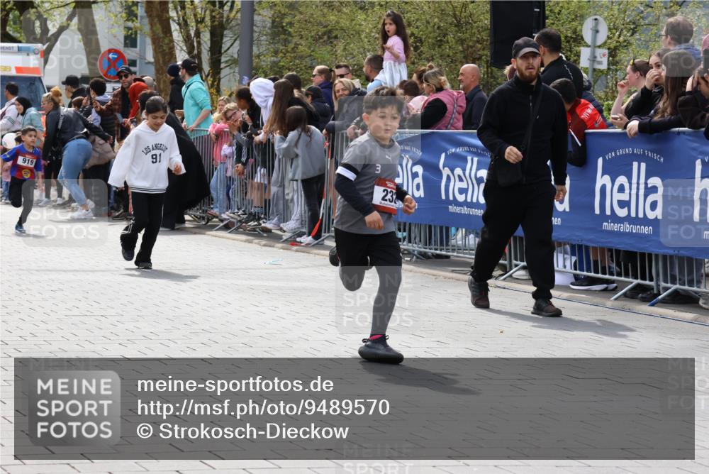 12.04.2026 - 45. Internationalen Wilhelmsburger Insellauf Strokosch-Dieckow http://msf.ph/oto/9489570 12.04.2026 14:08:40 Ziel 174, 653, 143, 1057, 232, 749, 967, 774, 919 meine-sportfotos.de