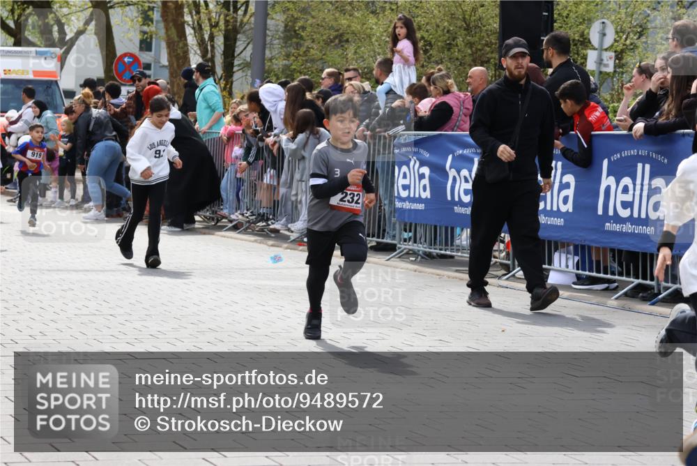 12.04.2026 - 45. Internationalen Wilhelmsburger Insellauf Strokosch-Dieckow http://msf.ph/oto/9489572 12.04.2026 14:08:40 Ziel 174, 653, 143, 1057, 232, 749, 967, 774, 919 meine-sportfotos.de