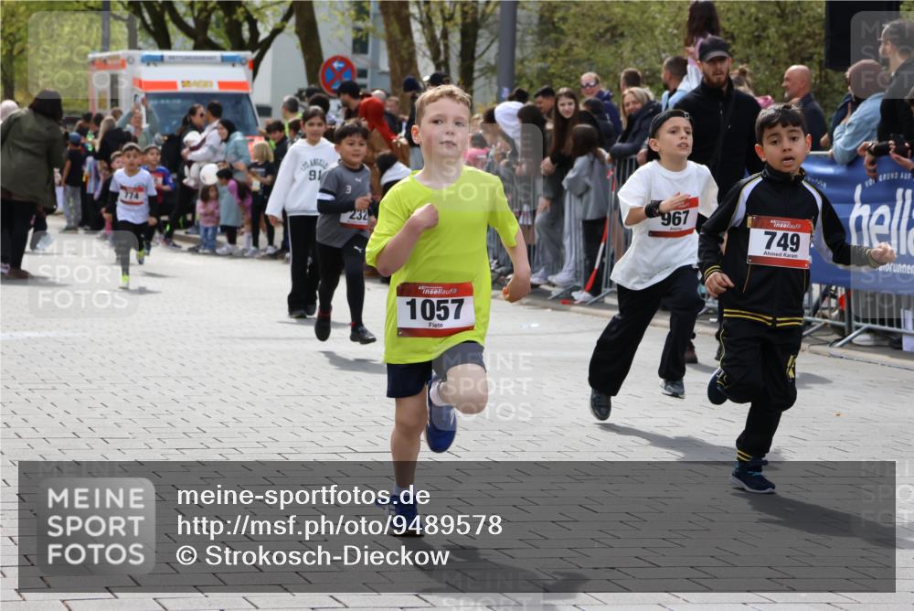 12.04.2026 - 45. Internationalen Wilhelmsburger Insellauf Strokosch-Dieckow http://msf.ph/oto/9489578 12.04.2026 14:08:39 Ziel 175, 174, 653, 143, 1057, 232, 749, 967, 774, 919 meine-sportfotos.de