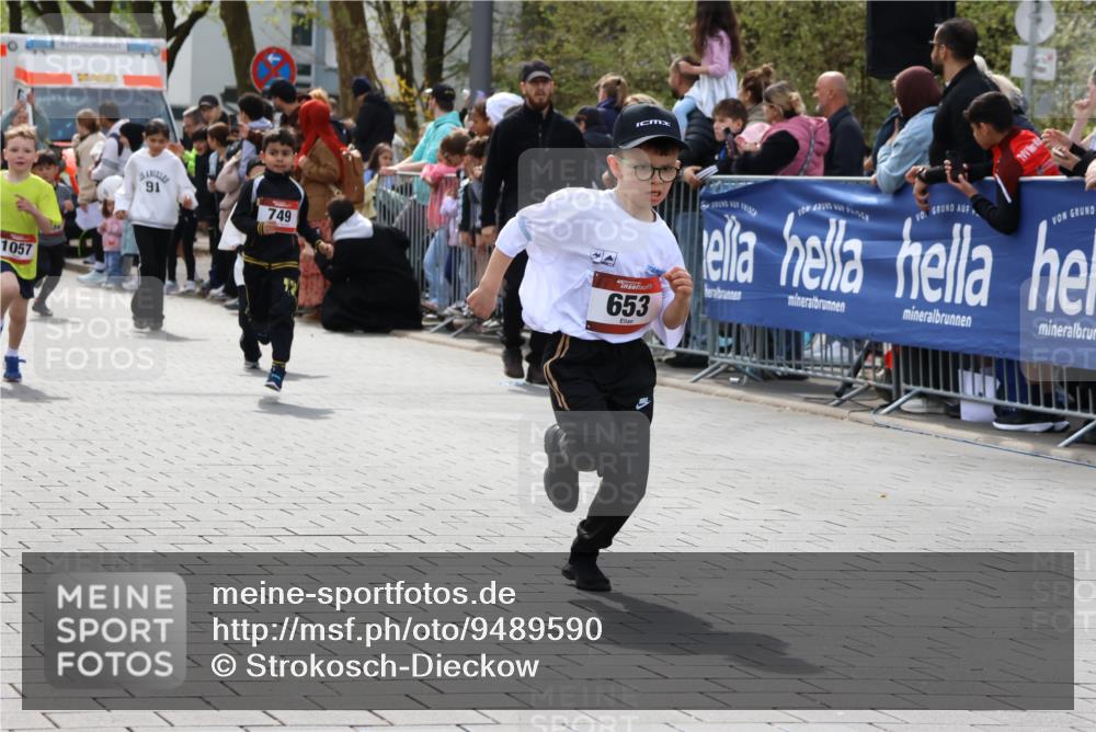12.04.2026 - 45. Internationalen Wilhelmsburger Insellauf Strokosch-Dieckow http://msf.ph/oto/9489590 12.04.2026 14:08:36 Ziel 782, 258, 175, 174, 653, 143, 1057, 232, 749, 967 meine-sportfotos.de