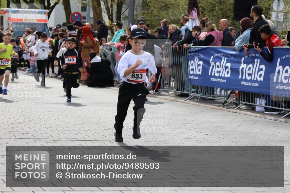 12.04.2026 - 45. Internationalen Wilhelmsburger Insellauf Strokosch-Dieckow http://msf.ph/oto/9489593 12.04.2026 14:08:36 Ziel 782, 258, 175, 174, 653, 143, 1057, 232, 749, 967 meine-sportfotos.de