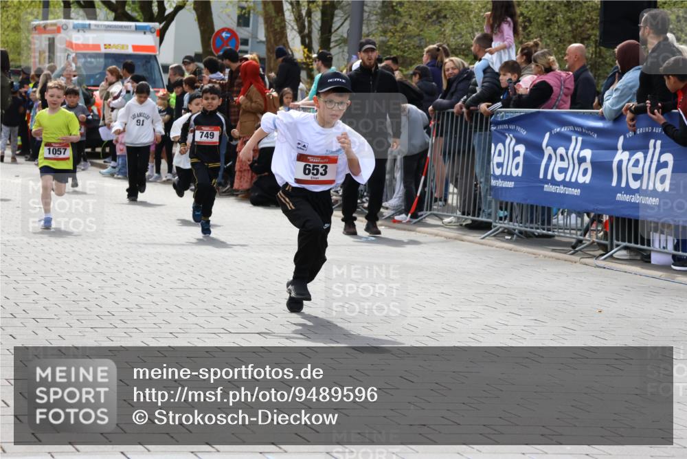 12.04.2026 - 45. Internationalen Wilhelmsburger Insellauf Strokosch-Dieckow http://msf.ph/oto/9489596 12.04.2026 14:08:36 Ziel 782, 258, 175, 174, 653, 143, 1057, 232, 749, 967 meine-sportfotos.de