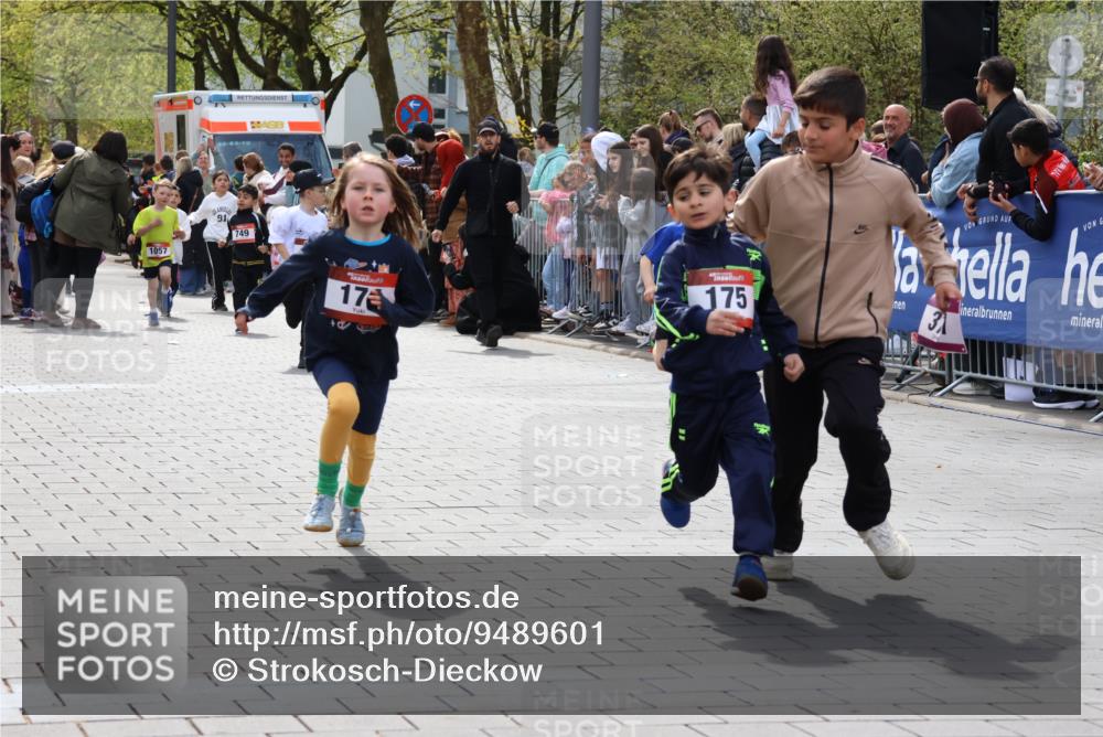 12.04.2026 - 45. Internationalen Wilhelmsburger Insellauf Strokosch-Dieckow http://msf.ph/oto/9489601 12.04.2026 14:08:33 Ziel 1505, 782, 258, 175, 174, 653, 143, 1057, 232 meine-sportfotos.de