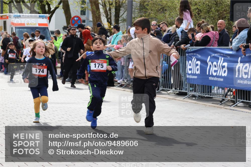 12.04.2026 - 45. Internationalen Wilhelmsburger Insellauf Strokosch-Dieckow http://msf.ph/oto/9489606 12.04.2026 14:08:33 Ziel 1505, 782, 258, 175, 174, 653, 143, 1057, 232 meine-sportfotos.de