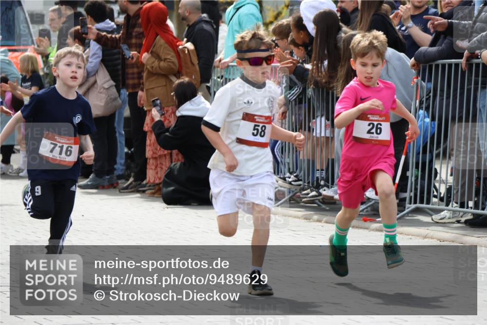 12.04.2026 - 45. Internationalen Wilhelmsburger Insellauf Strokosch-Dieckow http://msf.ph/oto/9489629 12.04.2026 14:08:24 Ziel 1509, 58, 26, 716, 1505 meine-sportfotos.de