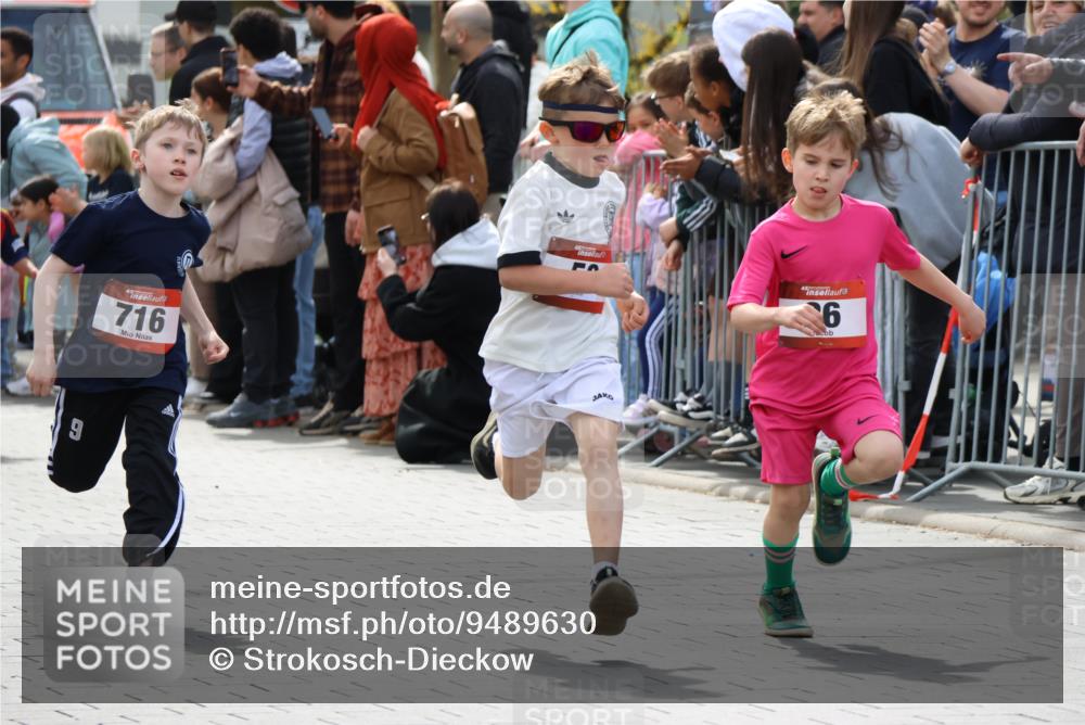 12.04.2026 - 45. Internationalen Wilhelmsburger Insellauf Strokosch-Dieckow http://msf.ph/oto/9489630 12.04.2026 14:08:24 Ziel 1509, 58, 26, 716, 1505 meine-sportfotos.de