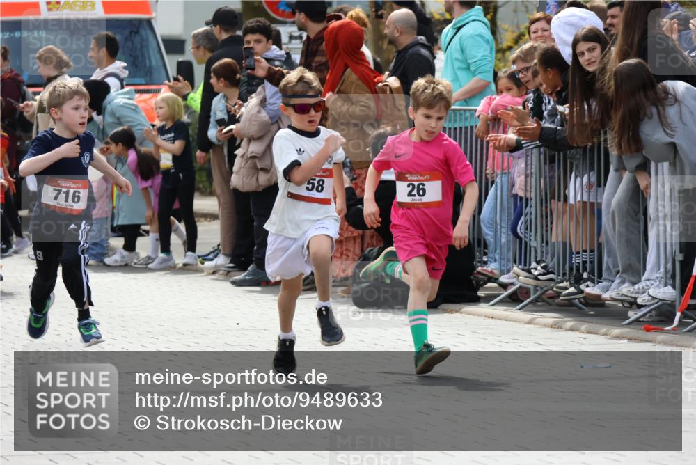12.04.2026 - 45. Internationalen Wilhelmsburger Insellauf Strokosch-Dieckow http://msf.ph/oto/9489633 12.04.2026 14:08:23 Ziel 1510, 1509, 58, 26, 716, 1505 meine-sportfotos.de