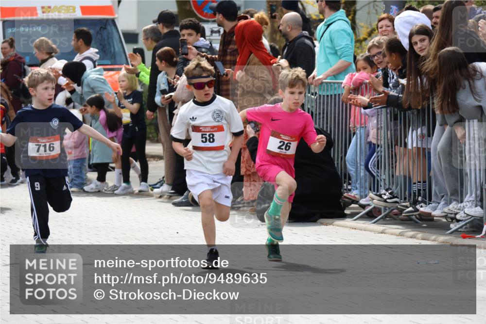 12.04.2026 - 45. Internationalen Wilhelmsburger Insellauf Strokosch-Dieckow http://msf.ph/oto/9489635 12.04.2026 14:08:23 Ziel 1510, 1509, 58, 26, 716, 1505 meine-sportfotos.de