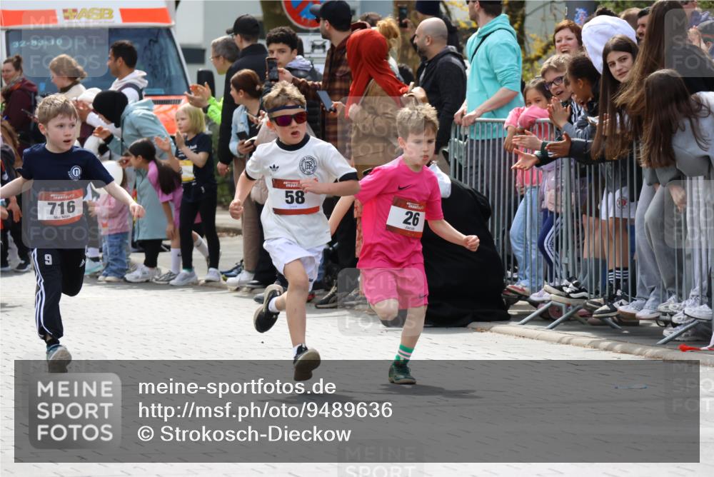 12.04.2026 - 45. Internationalen Wilhelmsburger Insellauf Strokosch-Dieckow http://msf.ph/oto/9489636 12.04.2026 14:08:23 Ziel 1510, 1509, 58, 26, 716, 1505 meine-sportfotos.de