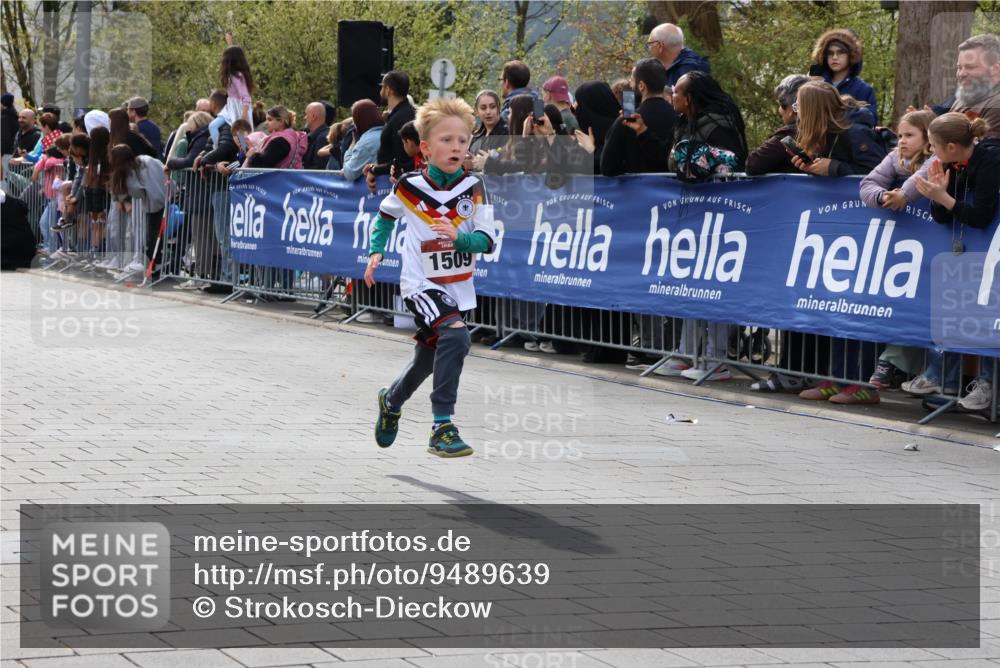 12.04.2026 - 45. Internationalen Wilhelmsburger Insellauf Strokosch-Dieckow http://msf.ph/oto/9489639 12.04.2026 14:08:19 Ziel 1510, 1509, 58, 26 meine-sportfotos.de