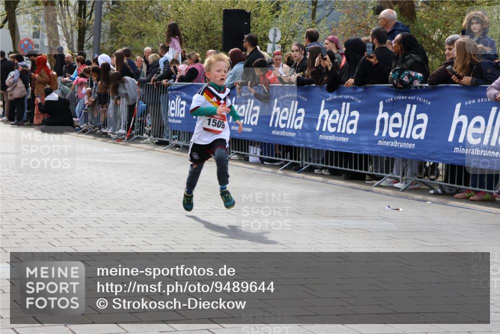 12.04.2026 - 45. Internationalen Wilhelmsburger Insellauf Strokosch-Dieckow http://msf.ph/oto/9489644 12.04.2026 14:08:19 Ziel 1510, 1509, 58, 26 meine-sportfotos.de