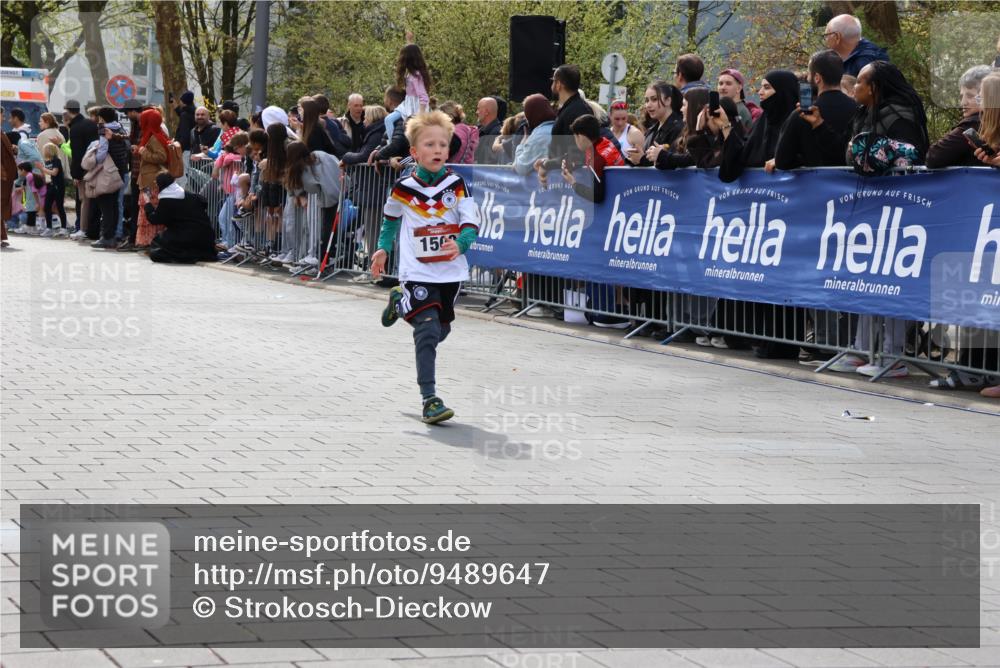 12.04.2026 - 45. Internationalen Wilhelmsburger Insellauf Strokosch-Dieckow http://msf.ph/oto/9489647 12.04.2026 14:08:19 Ziel 1510, 1509, 58, 26 meine-sportfotos.de