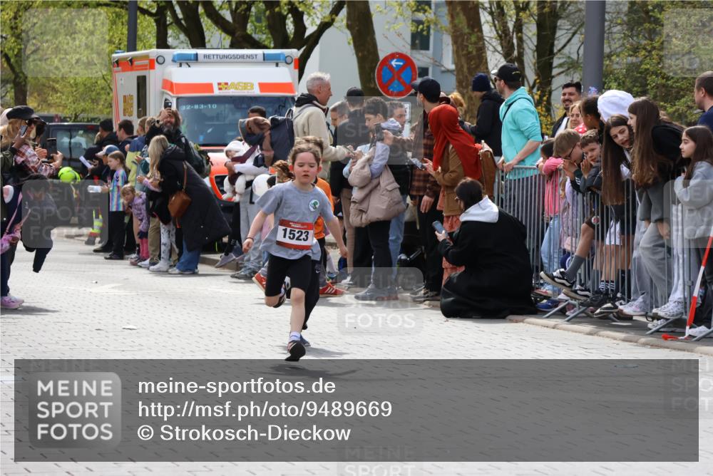 12.04.2026 - 45. Internationalen Wilhelmsburger Insellauf Strokosch-Dieckow http://msf.ph/oto/9489669 12.04.2026 14:08:08 Ziel 1508, 1523, 788 meine-sportfotos.de