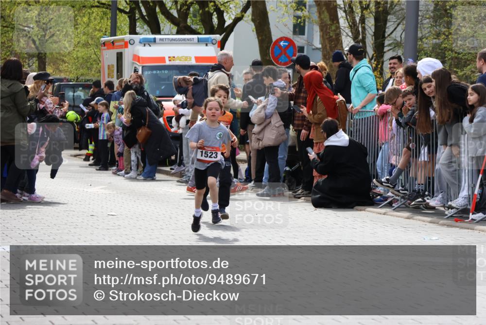 12.04.2026 - 45. Internationalen Wilhelmsburger Insellauf Strokosch-Dieckow http://msf.ph/oto/9489671 12.04.2026 14:08:08 Ziel 1508, 1523, 788 meine-sportfotos.de
