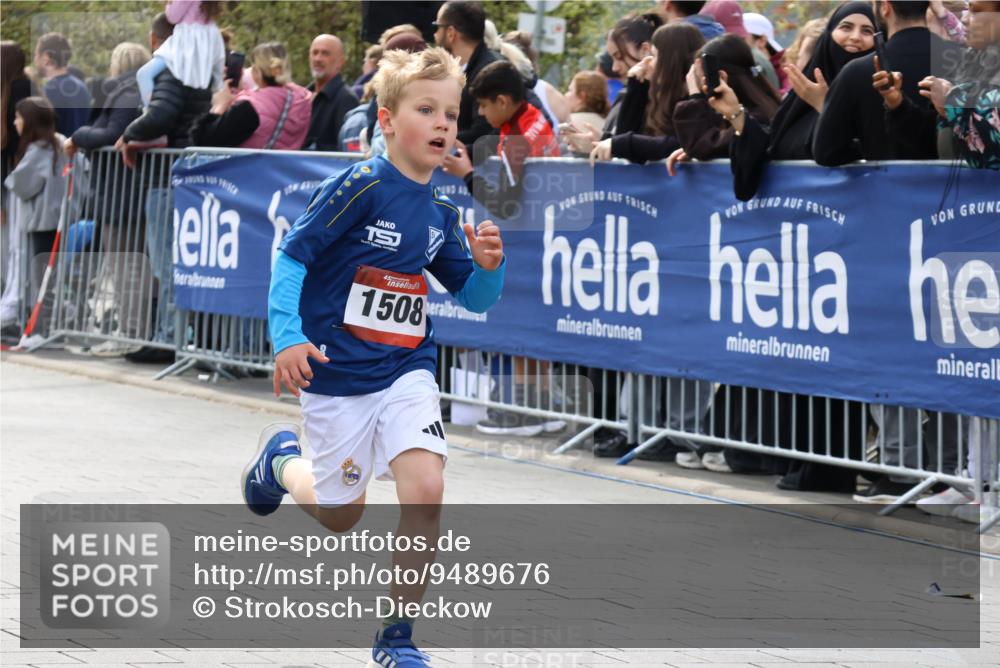 12.04.2026 - 45. Internationalen Wilhelmsburger Insellauf Strokosch-Dieckow http://msf.ph/oto/9489676 12.04.2026 14:08:05 Ziel 15, 1508, 1523 meine-sportfotos.de