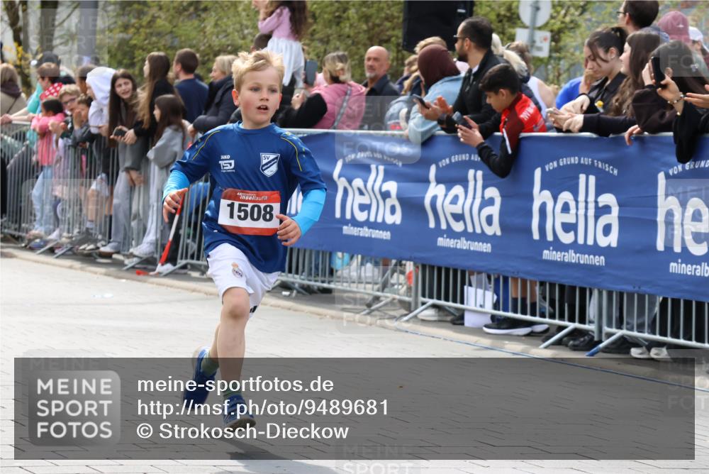 12.04.2026 - 45. Internationalen Wilhelmsburger Insellauf Strokosch-Dieckow http://msf.ph/oto/9489681 12.04.2026 14:08:04 Ziel 15, 1508 meine-sportfotos.de