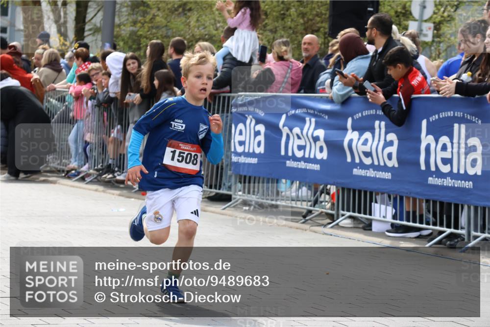 12.04.2026 - 45. Internationalen Wilhelmsburger Insellauf Strokosch-Dieckow http://msf.ph/oto/9489683 12.04.2026 14:08:04 Ziel 15, 1508 meine-sportfotos.de