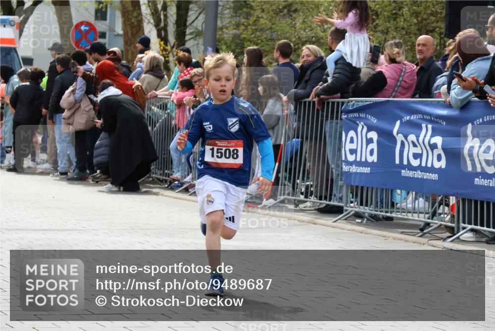 12.04.2026 - 45. Internationalen Wilhelmsburger Insellauf Strokosch-Dieckow http://msf.ph/oto/9489687 12.04.2026 14:08:04 Ziel 15, 1508 meine-sportfotos.de