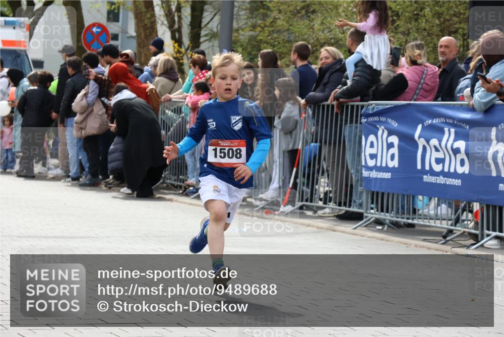 12.04.2026 - 45. Internationalen Wilhelmsburger Insellauf Strokosch-Dieckow http://msf.ph/oto/9489688 12.04.2026 14:08:04 Ziel 15, 1508 meine-sportfotos.de