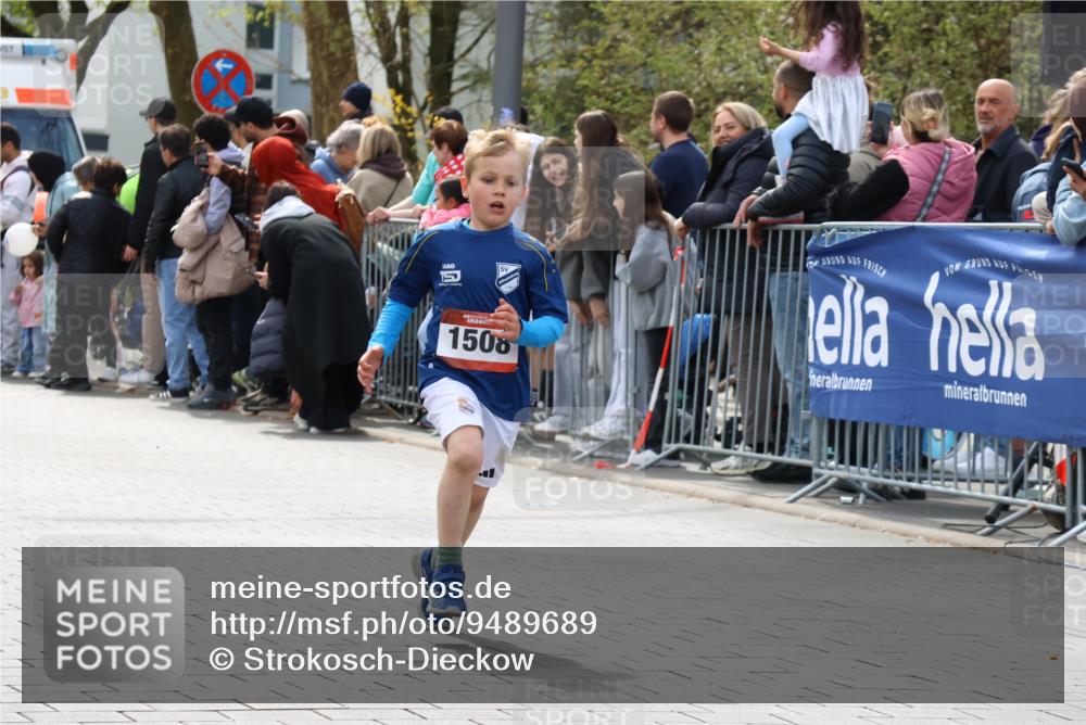 12.04.2026 - 45. Internationalen Wilhelmsburger Insellauf Strokosch-Dieckow http://msf.ph/oto/9489689 12.04.2026 14:08:04 Ziel 15, 1508 meine-sportfotos.de