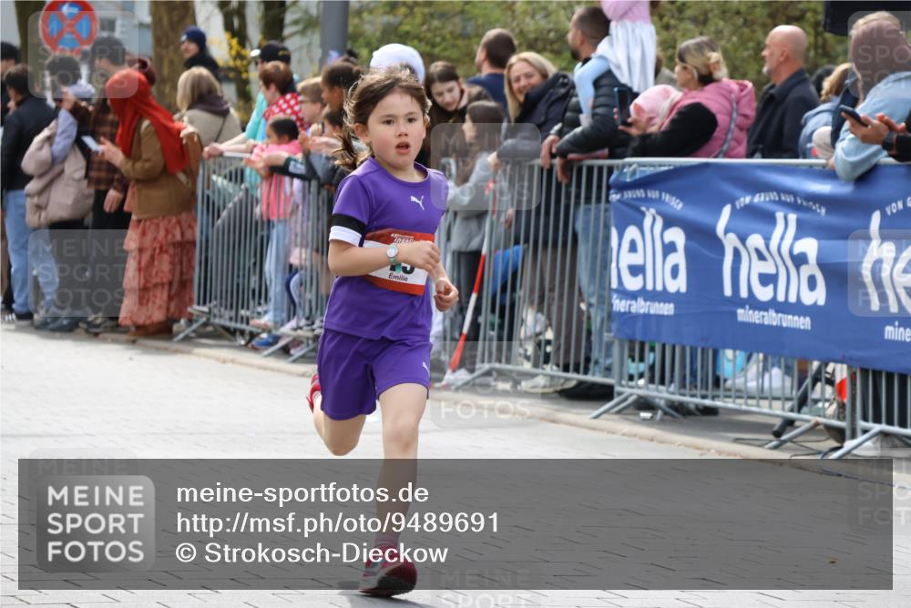 12.04.2026 - 45. Internationalen Wilhelmsburger Insellauf Strokosch-Dieckow http://msf.ph/oto/9489691 12.04.2026 14:08:01 Ziel 15, 1508 meine-sportfotos.de