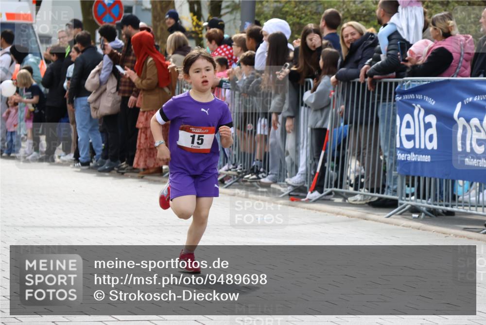 12.04.2026 - 45. Internationalen Wilhelmsburger Insellauf Strokosch-Dieckow http://msf.ph/oto/9489698 12.04.2026 14:08:00 Ziel 15, 1508 meine-sportfotos.de