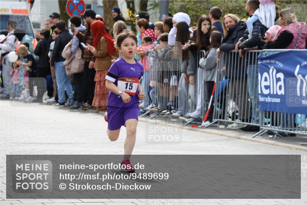 12.04.2026 - 45. Internationalen Wilhelmsburger Insellauf Strokosch-Dieckow http://msf.ph/oto/9489699 12.04.2026 14:08:00 Ziel 15, 1508 meine-sportfotos.de