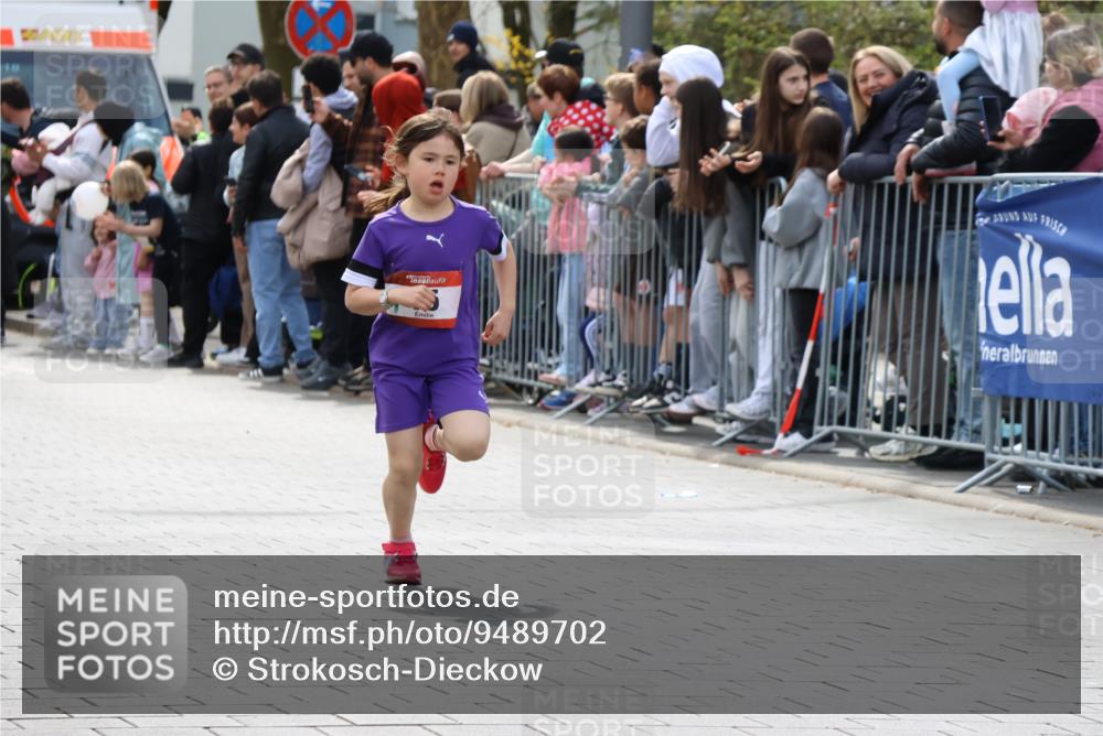 12.04.2026 - 45. Internationalen Wilhelmsburger Insellauf Strokosch-Dieckow http://msf.ph/oto/9489702 12.04.2026 14:08:00 Ziel 15, 1508 meine-sportfotos.de