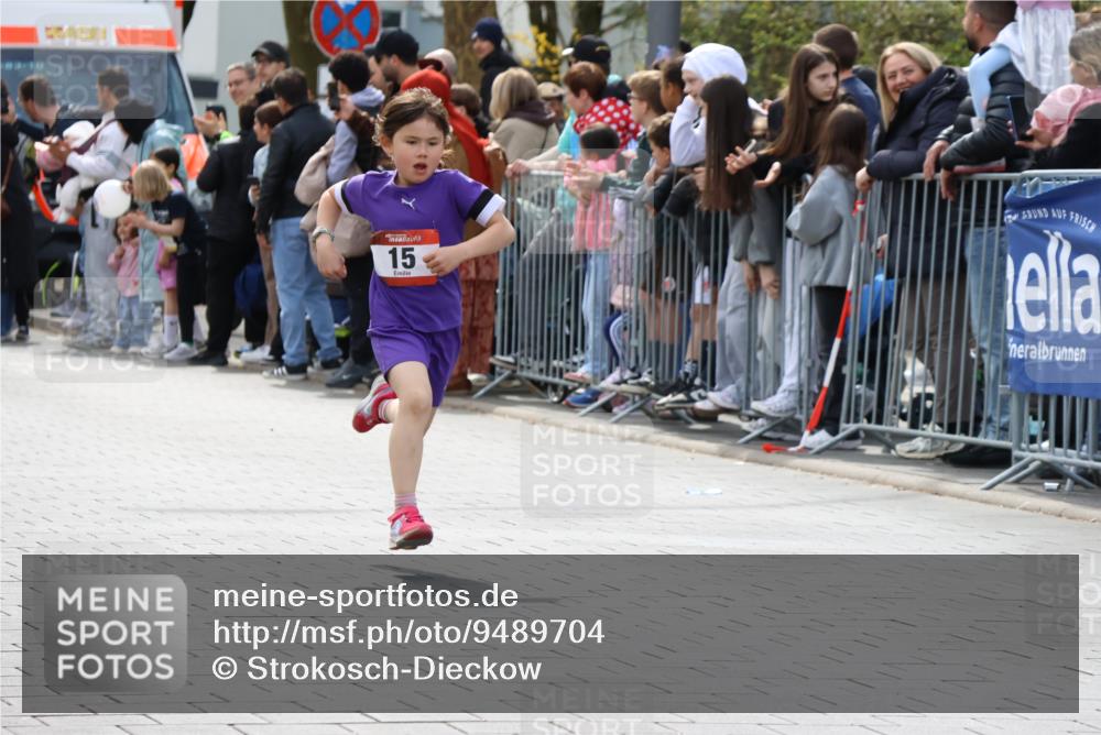 12.04.2026 - 45. Internationalen Wilhelmsburger Insellauf Strokosch-Dieckow http://msf.ph/oto/9489704 12.04.2026 14:08:00 Ziel 15, 1508 meine-sportfotos.de