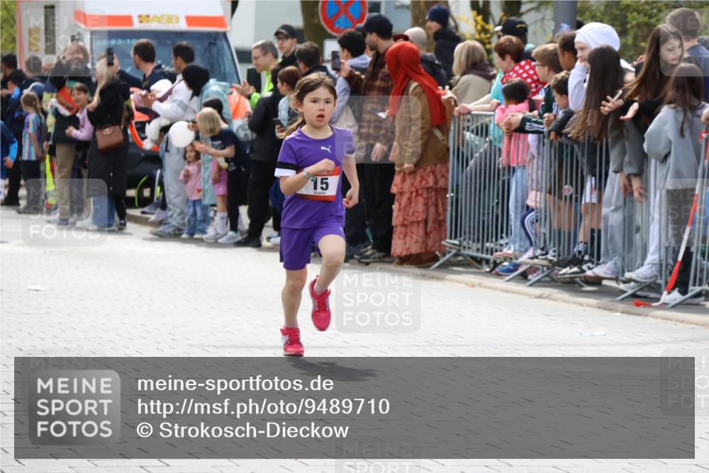 12.04.2026 - 45. Internationalen Wilhelmsburger Insellauf Strokosch-Dieckow http://msf.ph/oto/9489710 12.04.2026 14:07:59 Ziel 15, 1508 meine-sportfotos.de
